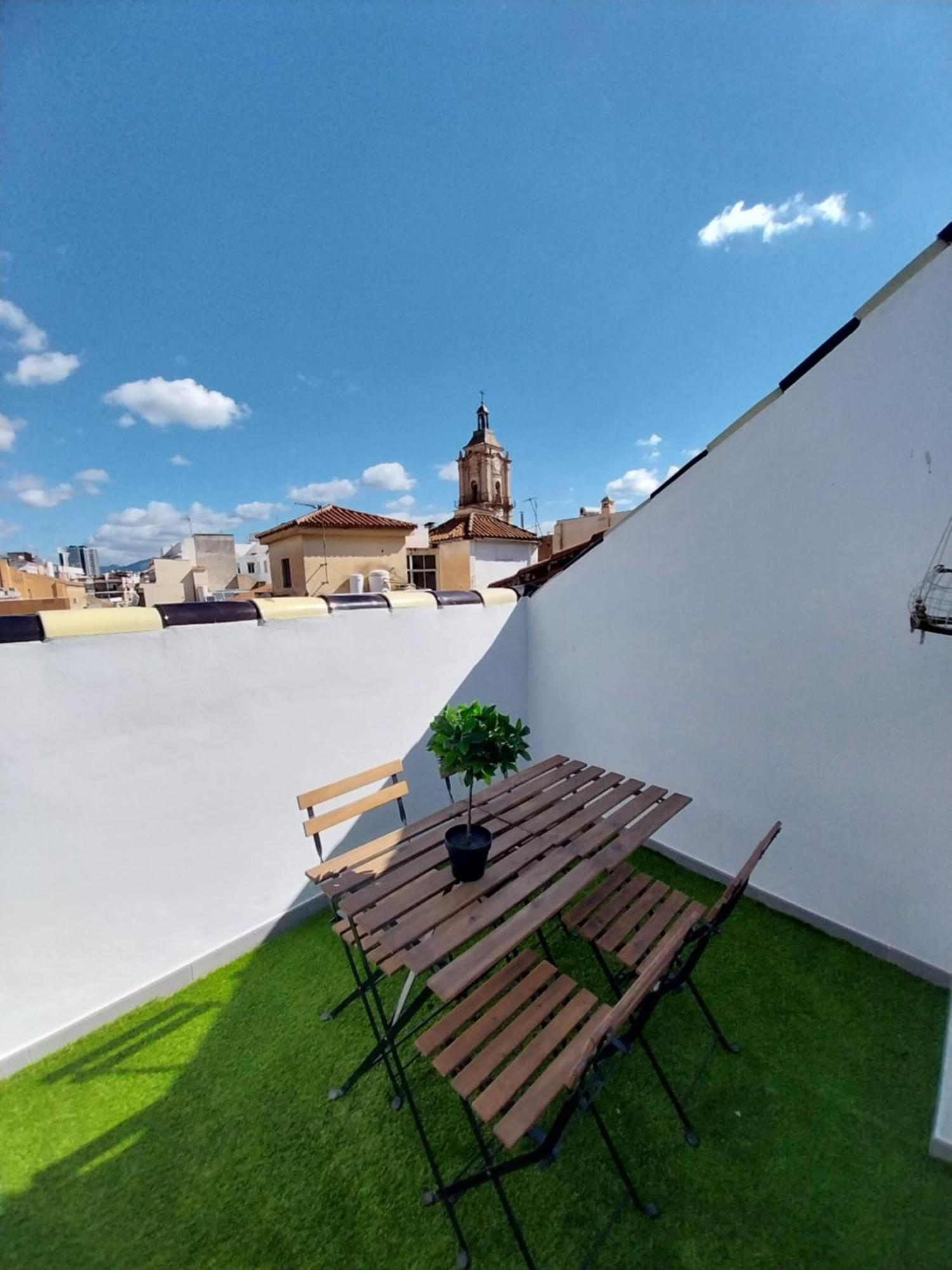 Apartamentos El Marques Малага Стая снимка