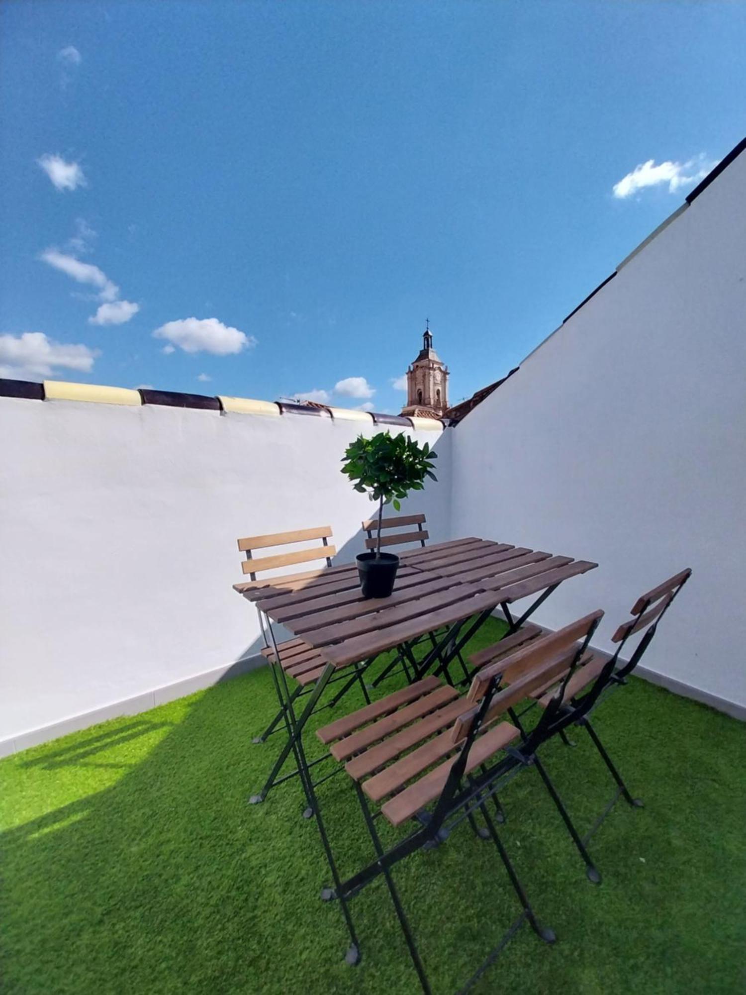 Apartamentos El Marques Малага Стая снимка