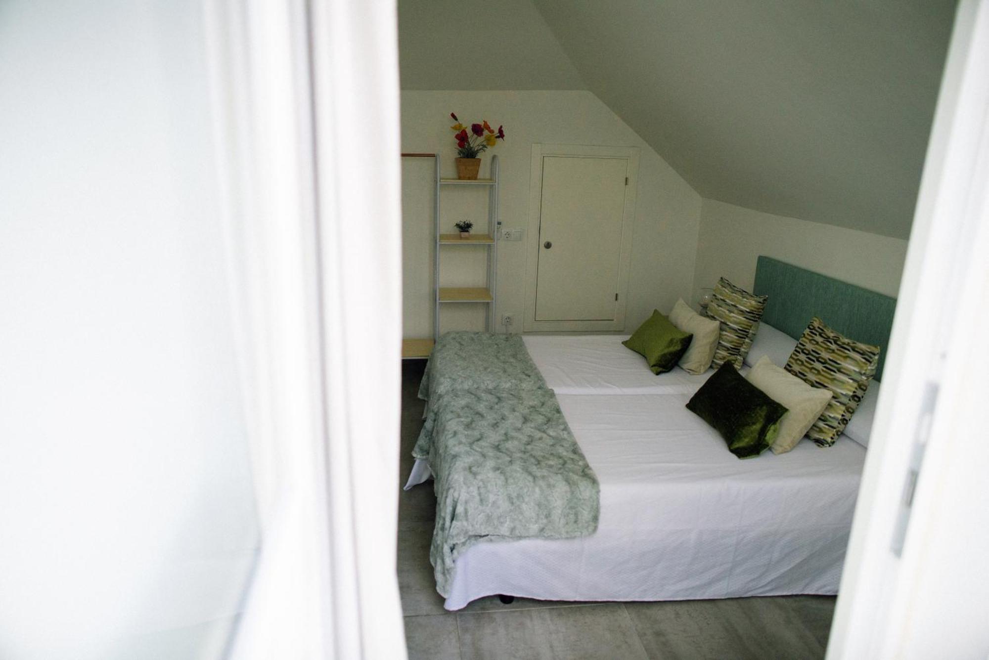 Apartamentos El Marques Малага Екстериор снимка