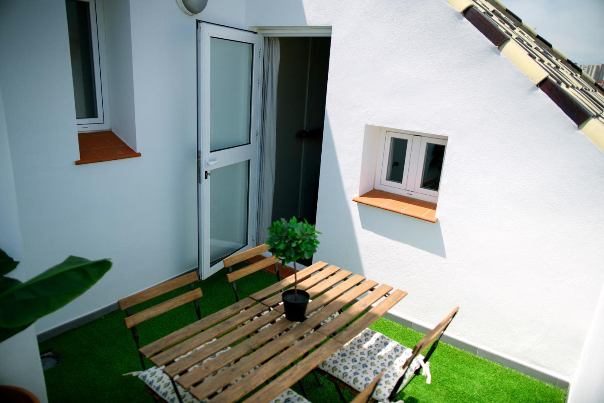 Apartamentos El Marques Малага Екстериор снимка